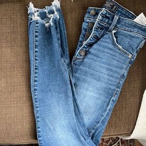 Abercrombie Medium wash skinny Jean
